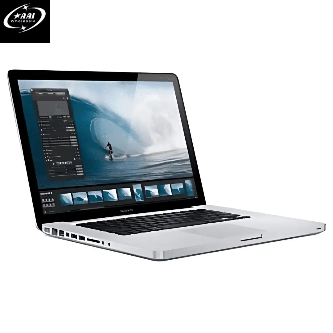 Apple Macbook Pro 2.8 GHz 15 4GB with logo (1)